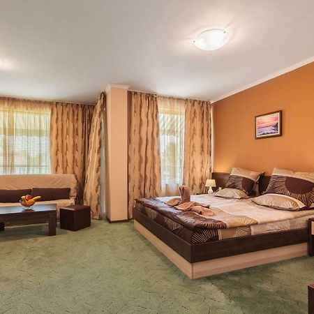 Villa Brigantina Сонячний Берег Екстер'єр фото